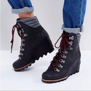 Sorel Conquest Wedge Black Leather Blue Lace Up Booties SZ 9